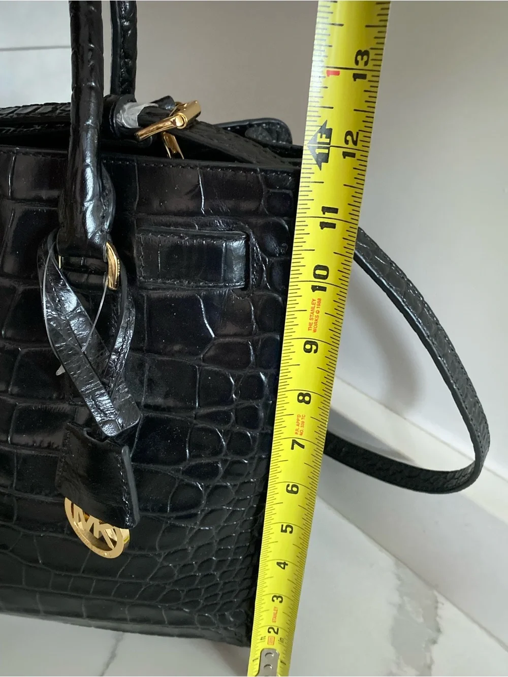 🆕 MICHAEL KORS Large Dillon Tote Croc Embossed Leather Bag Black/Gold - Picture 15 of 16